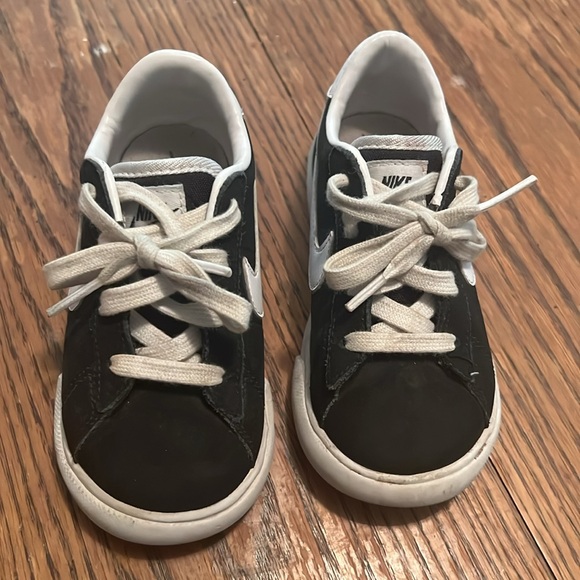 Kids Toddler Nike Sneakers Size 8C - Picture 2 of 8
